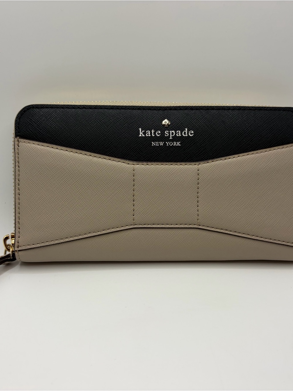 kate spade Two-Tone Bow Zip Around Wallet - Black & Beige